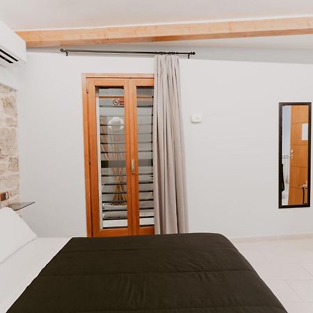 Dimora L'Etual Panzió Bari Kültér fotó